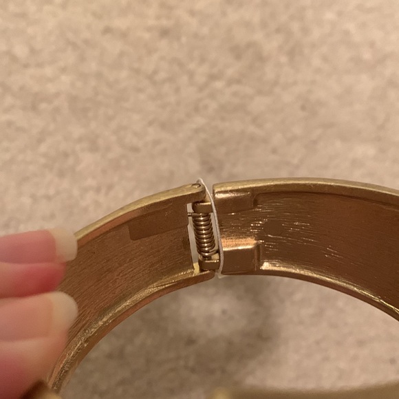 Lia Sophia That’s A Wrap Cuff Bracelet Hammered Gold - Picture 4 of 5